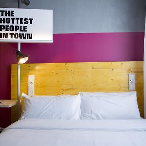 Center Valencia Youth Hostel